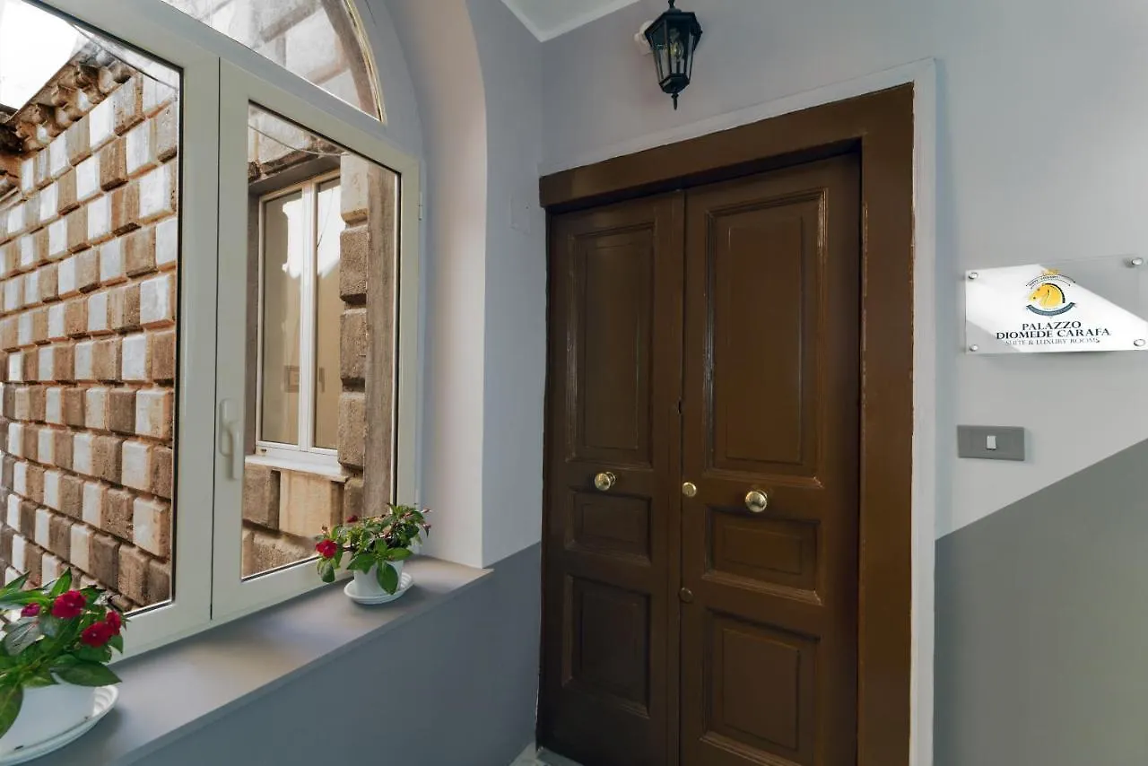 Suite & Luxury Rooms Palazzo Diomede Carafa Napoli 0*,